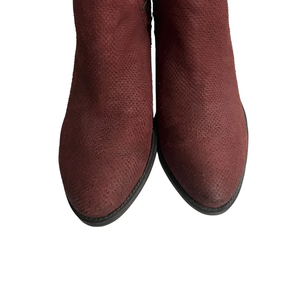 OTBT Ankle Boots Burgundy Size‎ 8 Snakeskin Cutout Block Heel Studded